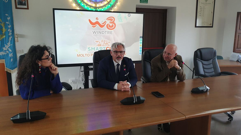 Immagine: Foto in Sala Consiliare